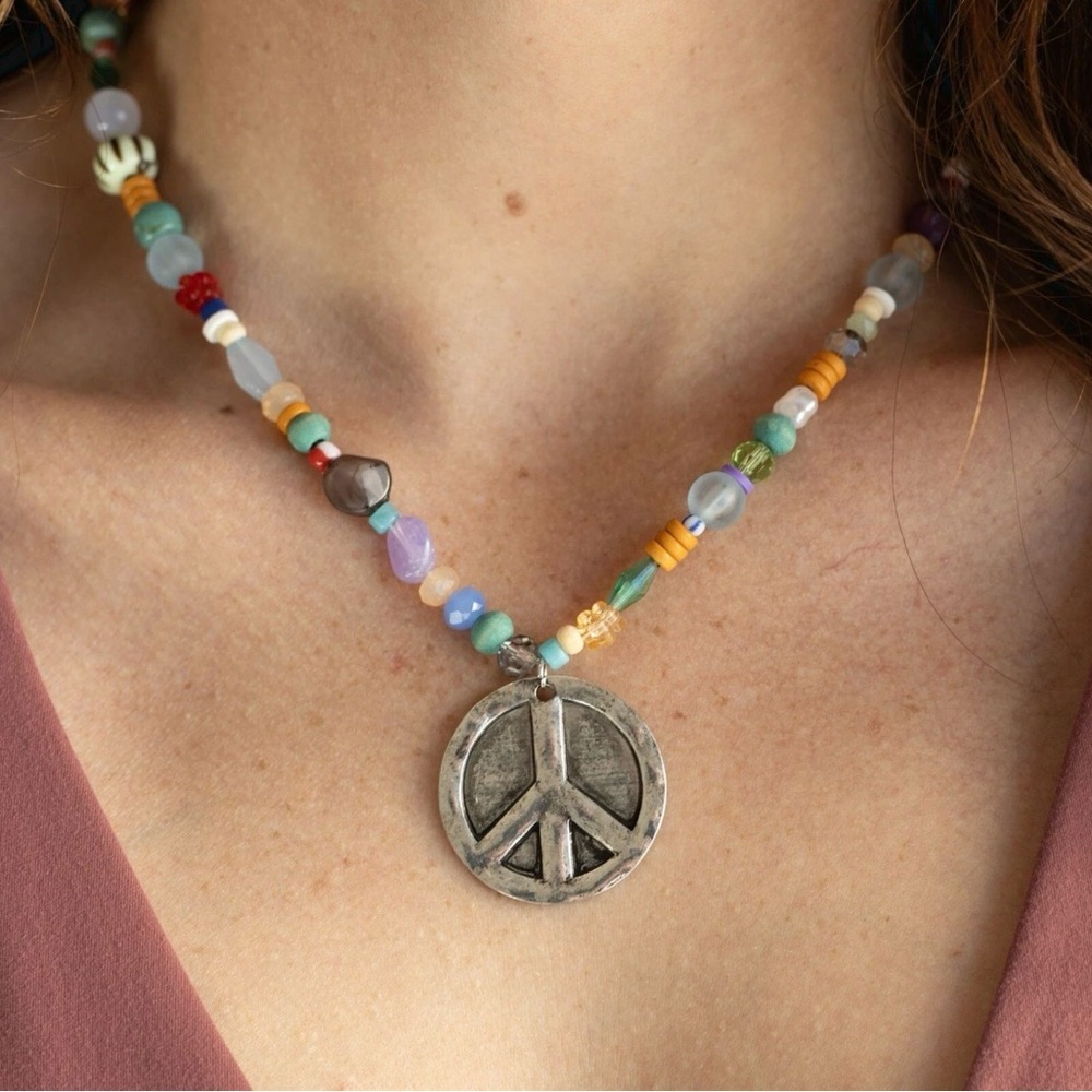 Plunder Design Jewelry Simone Multi Colored Beads Silver Peace Necklace NWOT